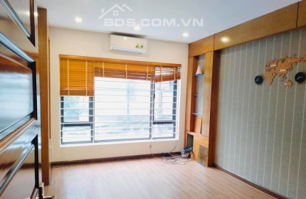 Siêu Hiếm Hoàng Quốc Việt, Ô TÔ đỗ cửa, 52m2 giá chỉ hơn 6 tỷ, 0866585090